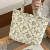 sacs à main en coton matelassé pour femmes, jolis sacs à fleurs portables pour dames, petits fourre tout à bandoulière design rétro décontracté, sac à bento pour déjeuner