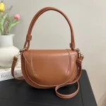 Sac de selle design sac à main solide en cuir Pu sac de messager femmes petit sac à bandoulière demi-cercle avec sac à bandoulière à poignée courte