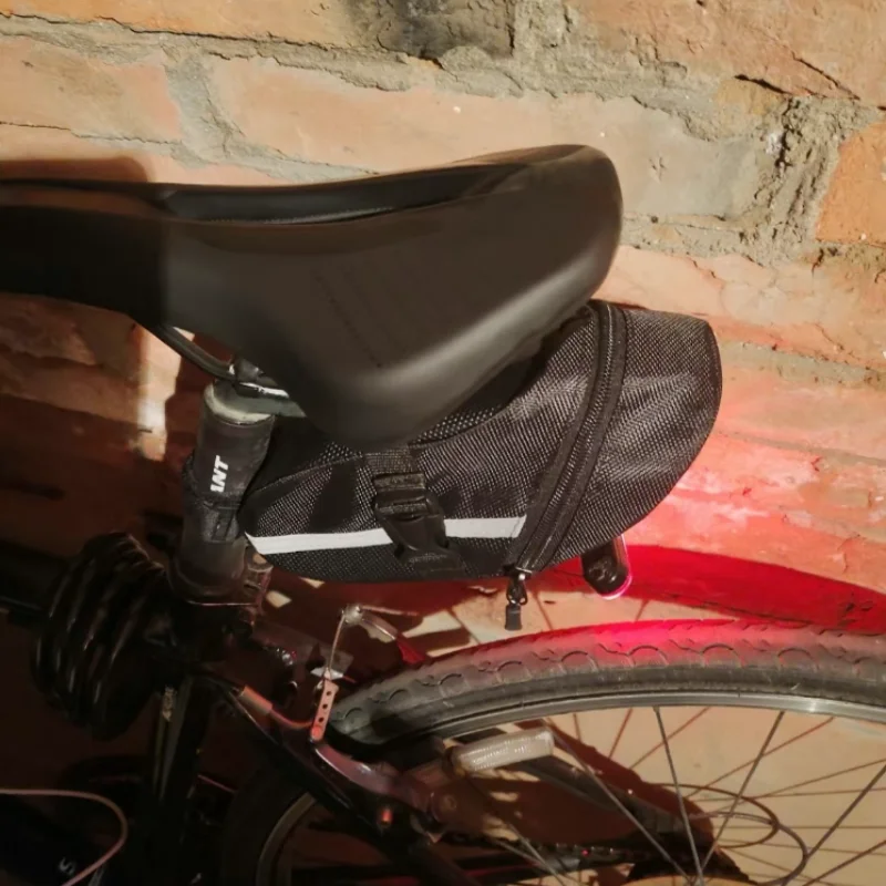 sac de selle de vélo anti éclaboussures | convient aux vélos de route, vtt et de gravier | pack sous assise réfléchissant avec clip rapide