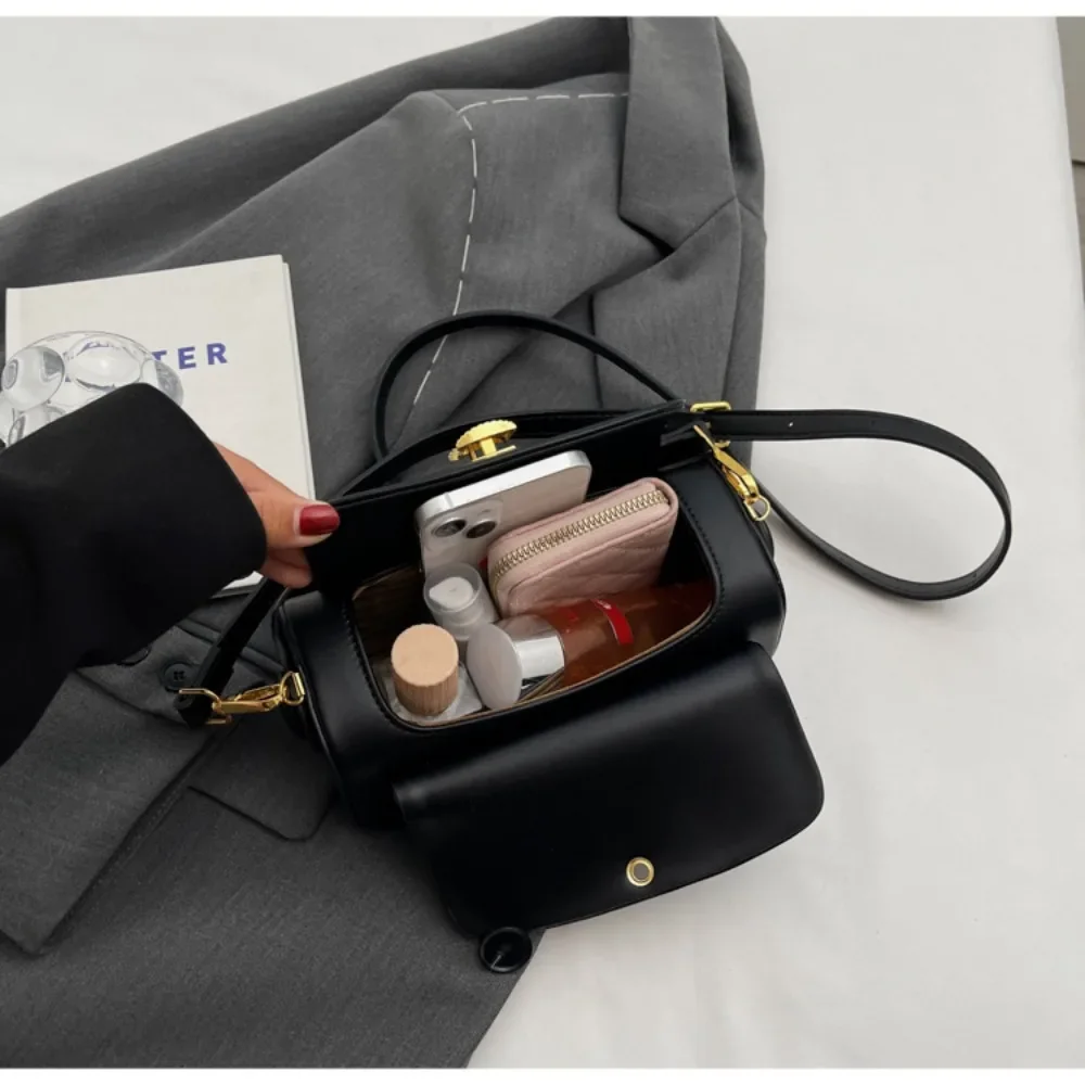 sac à bandoulière noir classique pour femmes, sacs carrés polyvalents rétro, sacs à main à rabat en cuir texturé de grande capacité, nouvelle collection 2024