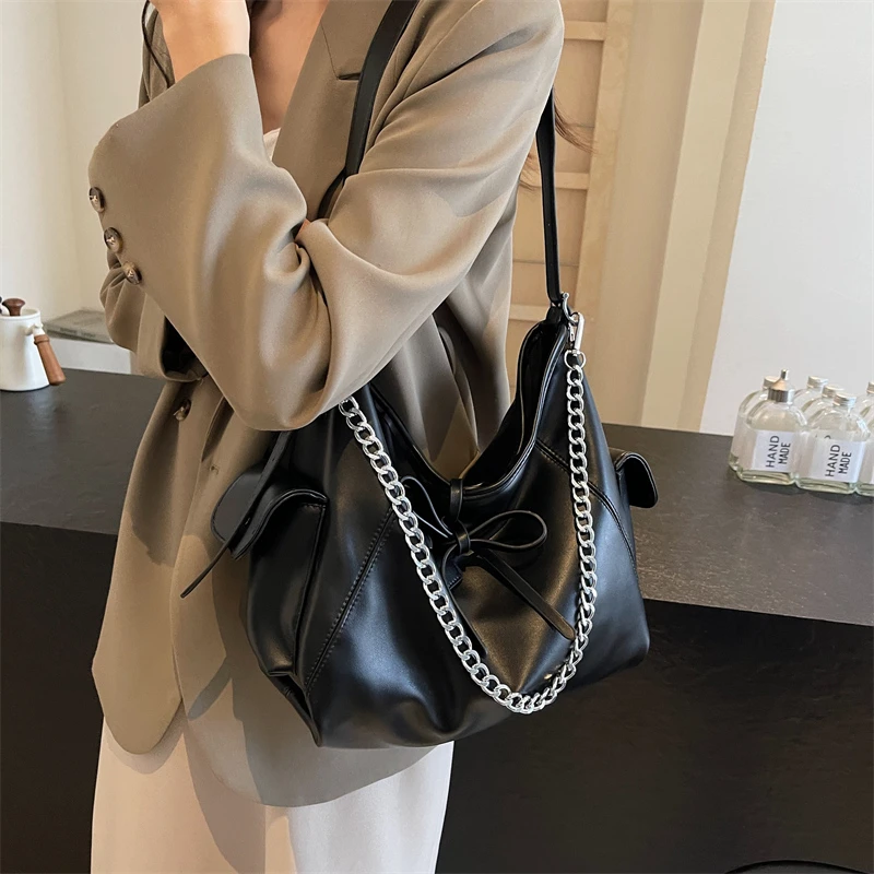 sac à main chic pour femme de célèbre créateur avec cuir de qualité supérieure avec appel intemporel et fermeture éclair de sécurité