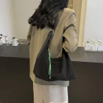 Sac à bandoulière élégant en daim pour femmes, sac Hobo en forme de croissant à sangle réglable pour le travail, les voyages et l&rsquo;usage quotidien