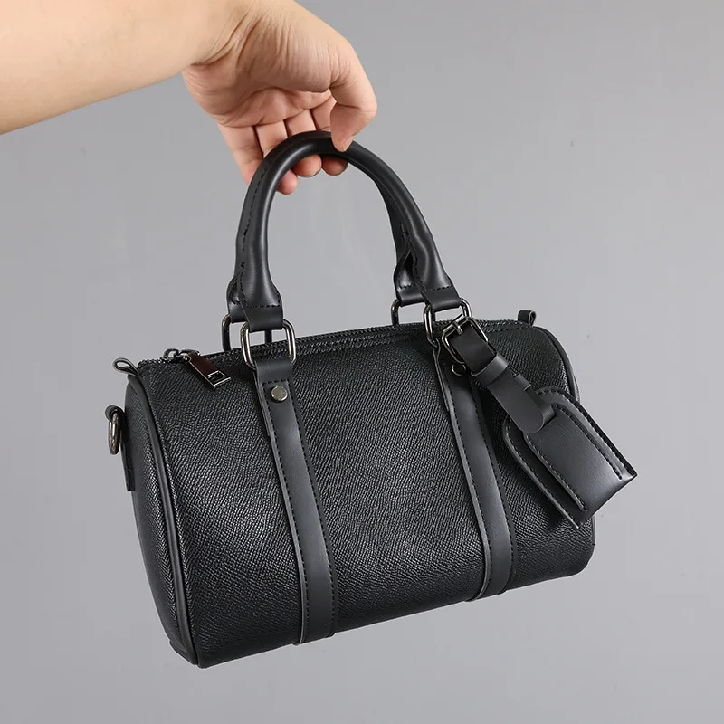 Sac à bandoulière de luxe pour hommes, nouveau Design de mode, sacs Crossbdoy en cuir PU souple, sac à bandoulière en forme de baril Sac à bandoulière de luxe pour hommes, nouveau Design de mode, sacs Crossbdoy en cuir PU souple, sac à bandoulière en forme de baril