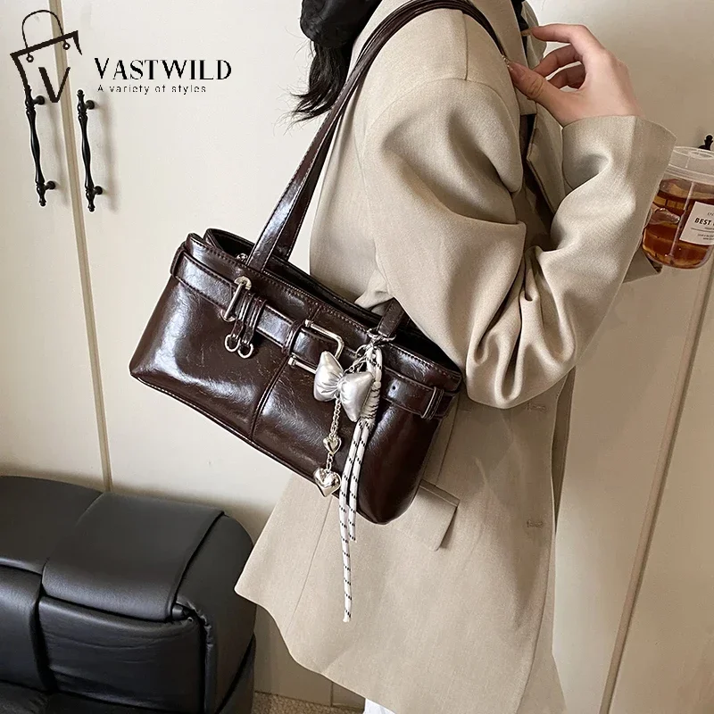 sac à bandoulière design avec boucle de ceinture pour femmes, sacs à main de luxe de styliste, fourre tout de marque à la mode avec pendentif, nouvelle collection 2025