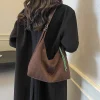 sac à bandoulière élégant en daim pour femmes, sac hobo en forme de croissant à sangle réglable pour le travail, les voyages et l'usage quotidien
