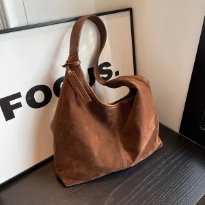 Sac Hobo Vintage en daim pour femmes, fourre-tout de grande capacité, sac à main automne-hiver 2021, sacs à bandoulière pour les déplacements, tendance, sac sous les bras Sac Hobo Vintage en daim pour femmes, fourre-tout de grande capacité, sac à main automne-hiver 2021, sacs à bandoulière pour les déplacements, tendance, sac sous les bras