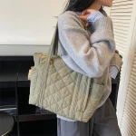 Sac fourre-tout en tissu matelassé pour femmes, sac à bandoulière de grande capacité pour les déplacements domicile-travail, sac en coton de style Ins d&rsquo;automne et d&rsquo;hiver disponible en cinq couleurs