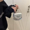 Petit sac carré tendance |   Cuir PU (simili cuir premium, bracelet chaîne en métal, fermeture à pression magnétique)