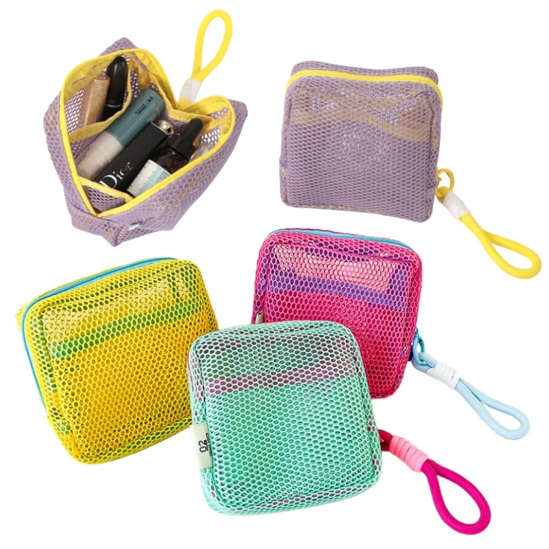 Sac à cosmétiques en maille légère et élégante, sac de rangement de cosmétiques carré Portable avec fermeture éclair, sac de rangement polyvalent pour articles divers Sac à cosmétiques en maille légère et élégante, sac de rangement de cosmétiques carré Portable avec fermeture éclair, sac de rangement polyvalent pour articles divers