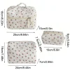 trousse de maquillage matelassée berry – joli organisateur de toilette de voyage de grande capacité pour filles, pochette cosmétique de style ins