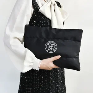 Trousse de maquillage florale en coton Portable, nouveau sac de rangement de cosmétiques matelassé de grande capacité, trousse de toilette de voyage de couleur unie Trousse de maquillage florale en coton Portable, nouveau sac de rangement de cosmétiques matelassé de grande capacité, trousse de toilette de voyage de couleur unie