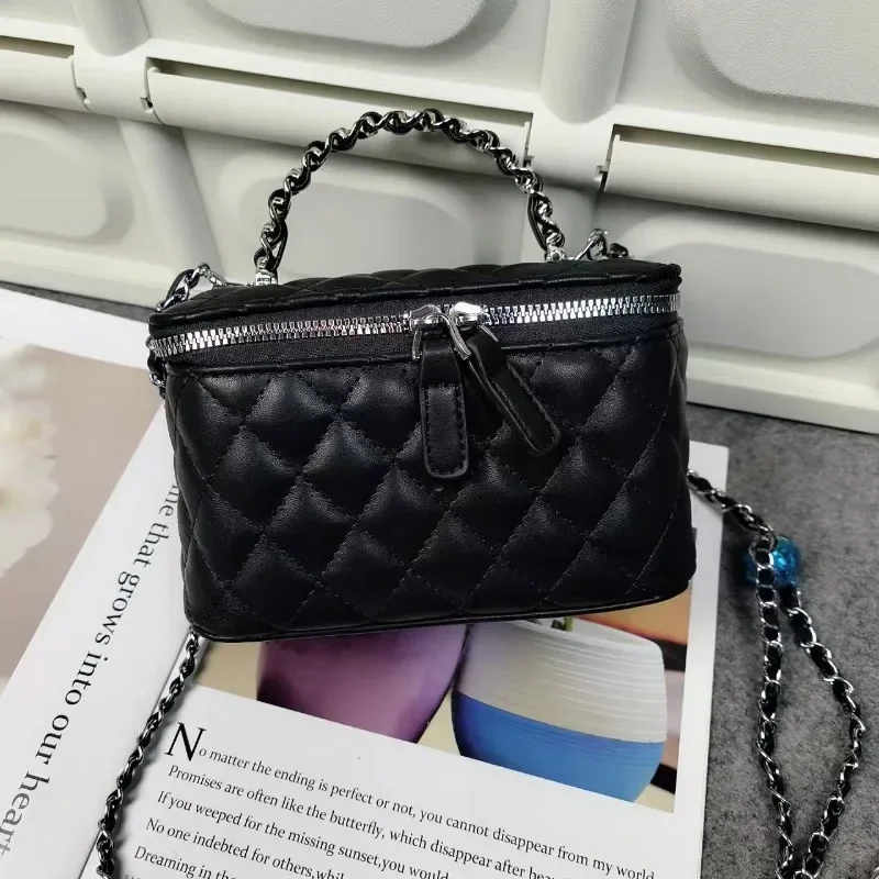 Sac à bandoulière à motif géométrique moderne pour femmes, Design de couleur unie à la mode, léger et Durable en Nylon pour un usage quotidien Sac à bandoulière à motif géométrique moderne pour femmes, Design de couleur unie à la mode, léger et Durable en Nylon pour un usage quotidien