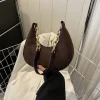 sac hobo en daim avec sangle en chaîne dorée, sac à bandoulière rétro en forme de croissant pour femmes, sac à main quotidien à la mode