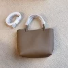 2025 lady handbag produit en cuir petit sac à main pour les déplacements quotidiens sac à bandoulière simple style bandoulière croisée pu