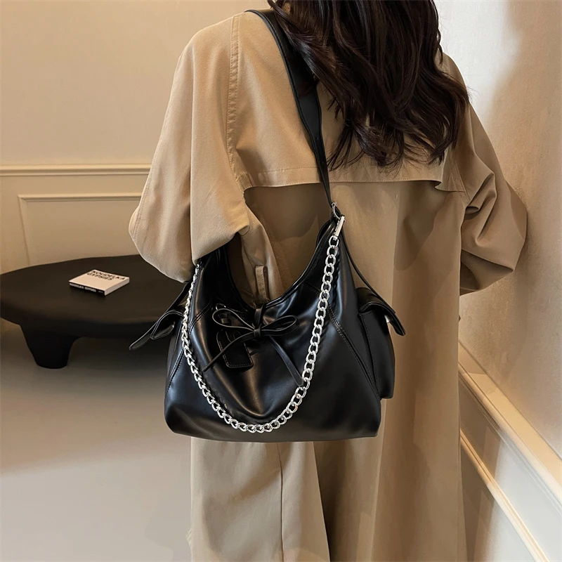 sac à main chic pour femme de célèbre créateur avec cuir de qualité supérieure avec appel intemporel et fermeture éclair de sécurité