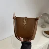 sac seau rétro polyvalent pour femmes, haut de gamme, mode automne et hiver, sac à bandoulière design de luxe, nouvelle collection 2025