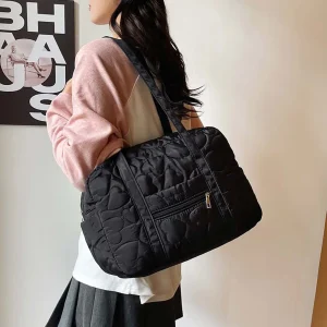 Sac fourre-tout brodé matelassé en forme de cœur, sac à bandoulière matelassé doux à la mode, sac à main Simple de couleur unie automne hiver