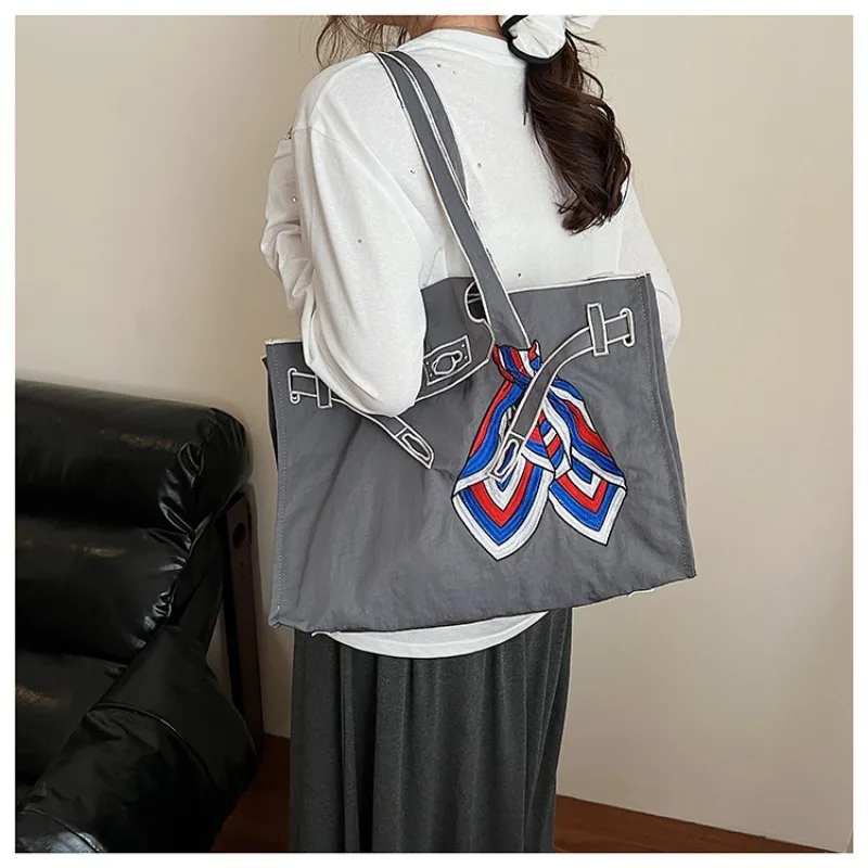 sacs à bandoulière brodés au design élégant, créatifs, grande capacité, fil à coudre pour jeunes, sacs à main pour femmes, nouvelle collection 2025