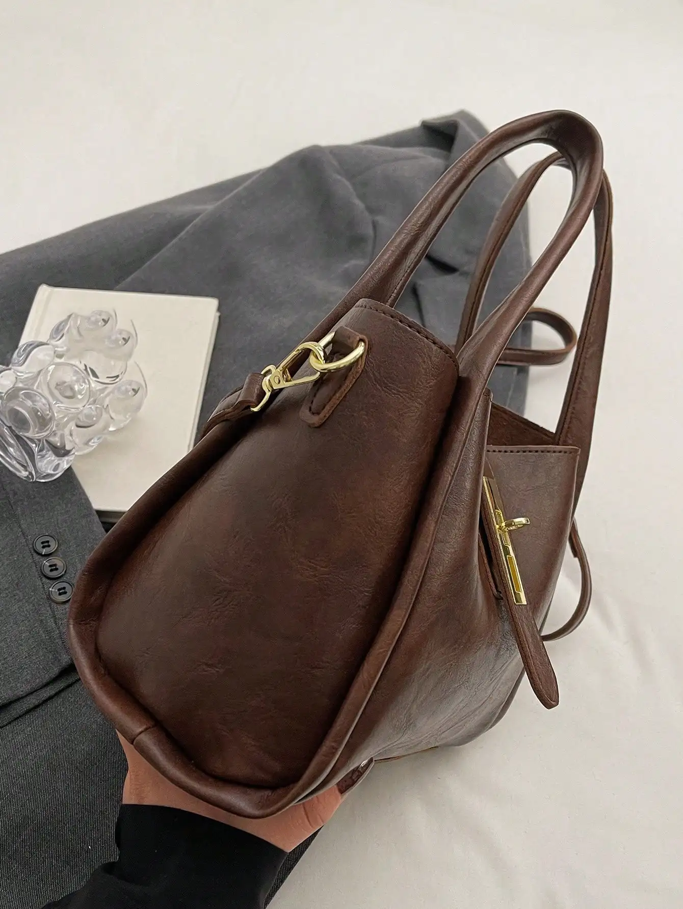 sac à main au design de niche classique et à la mode, sac à bandoulière simple rétro et polyvalent de tempérament quotidien,