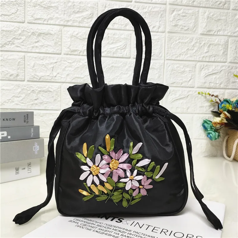 sacs à main rétro brodés en soie avec cordon de serrage pour femmes, portefeuilles, emballage de bijoux, sac seau de rangement, accessoires hanfu, sac à poignée supérieure