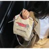 Sac en toile brodé pour femme ; sac à bandoulière simple léger pour le printemps et l’été ; sac à main bandoulière. Sac en toile brodé pour femme ; sac à bandoulière simple léger pour le printemps et l’été ; sac à main bandoulière.