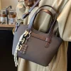  Sac seau à main haut de gamme pour femmes, Design rétro Simple, sacs à bandoulière simples, fourre-tout de grande capacité, automne 2025 Sac seau à main haut de gamme pour femmes, Design rétro Simple, sacs à bandoulière simples, fourre-tout de grande capacité, automne 2025