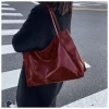 Sac fourre-tout en cuir Pu souple pour femmes, pochette sous les bras, grande capacité, sac à bandoulière rétro, sac seau Portable décontracté