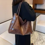 Fourre-tout sac pour femme Style coréen grande capacité sac à bandoulière en cuir souple rétro décontracté sac seau à main 2025 Одноп mga ume сумка