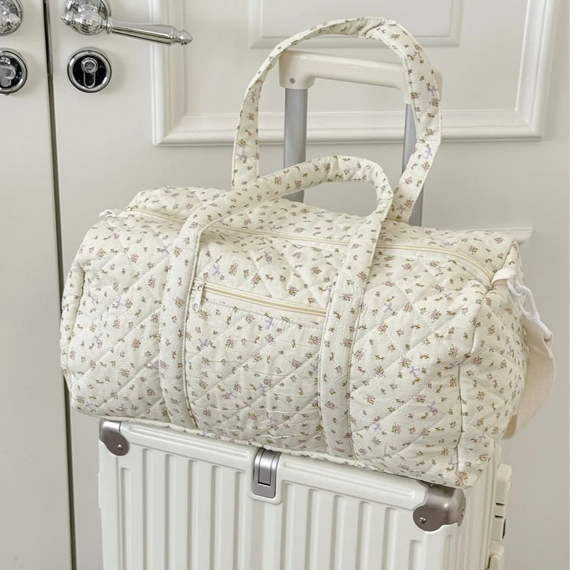 sac à main de voyage léger matelassé imprimé floral sac à bandoulière de grande capacité sac fourre tout pour sortie frais ins style décontracté coton...