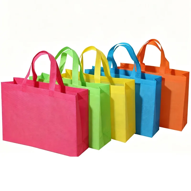 5 sacs fourre-tout non tissés, sacs d'emballage cadeau réutilisables de grande capacité, sacs de rangement de voyage portables et pliables, sacs fourre-tout de rangement, adaptés au transfert thermique DIY, à la broderie, aux cadeaux d'anniversaire, aux cadeaux de fête et à la confection de cadeaux Han.