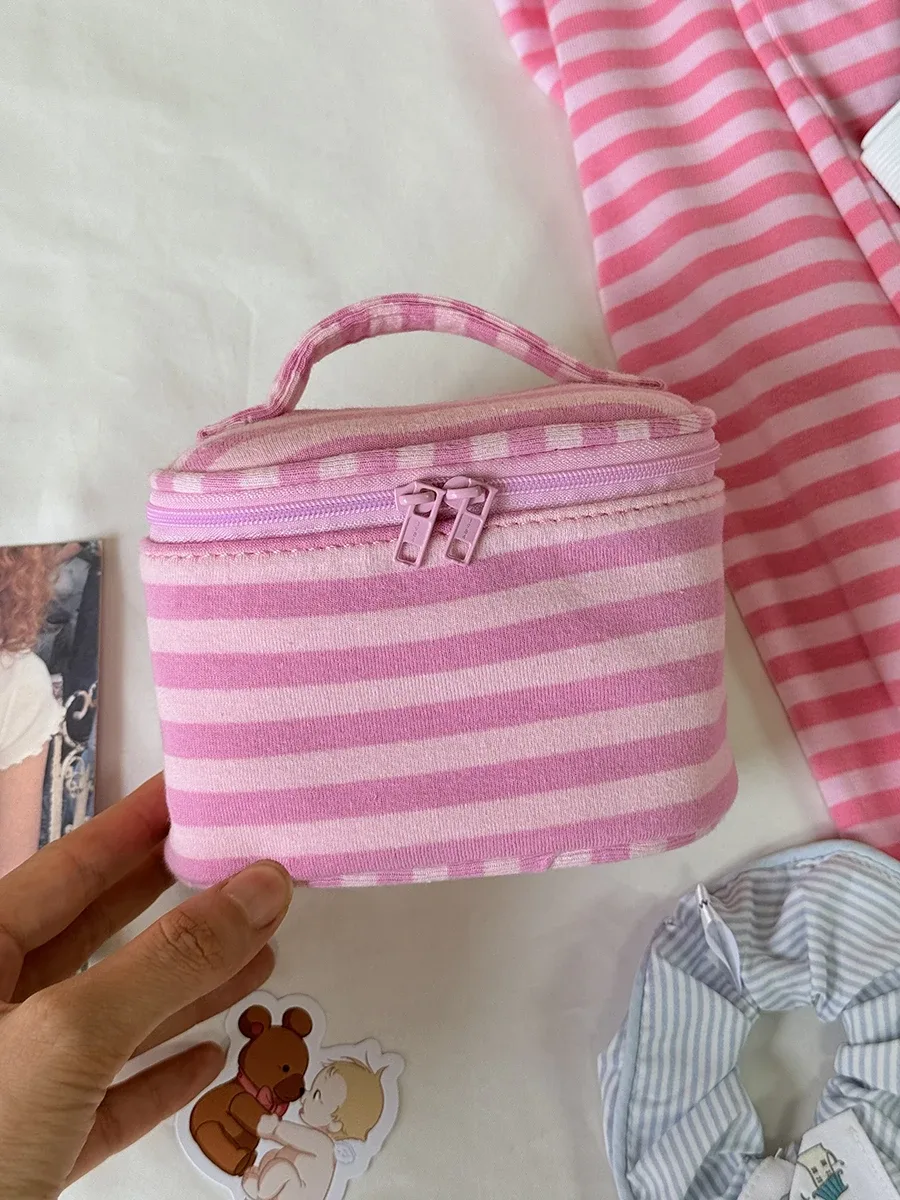 trousse de maquillage rose rayée pour femme, sac de voyage cosmétique portable vintage avec miroir et fermeture éclair, pochette de toilette mignonne et douce pour filles