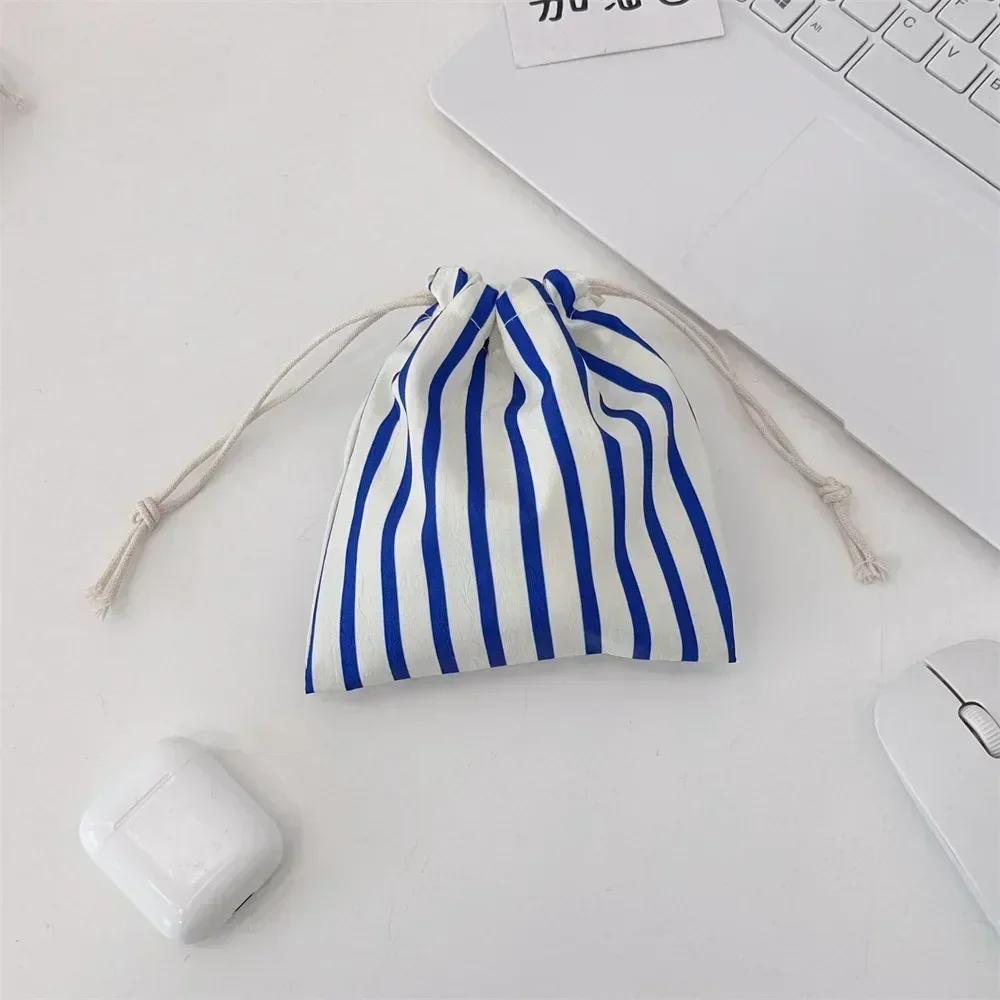 sac à cosmétiques de proximité de dessin animé mignon pour femmes, trousse de maquillage, grande capacité, porte-monnaie, poudres à monnaie, trousses de toilette portables