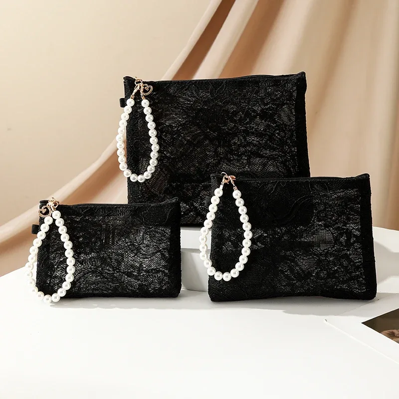 Pochette à cosmétiques douce avec chaîne de perles d'imitation pour femmes, petit sac de maquillage en dentelle, organisateur de voyage, sac à main pour pièces de monnaie cosmétiques