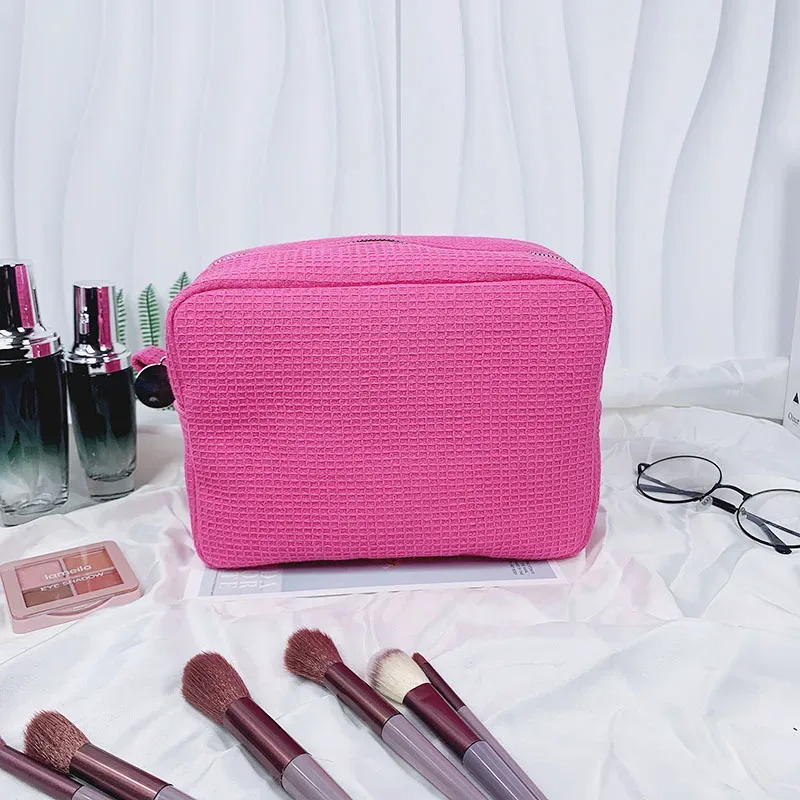 pochette de maquillage personnalisée brodée avec nom, sac cosmétique sur mesure, cadeau pour demoiselle d'honneur, cadeau pour lune de miel, cadeau pour l'équipe de mariage