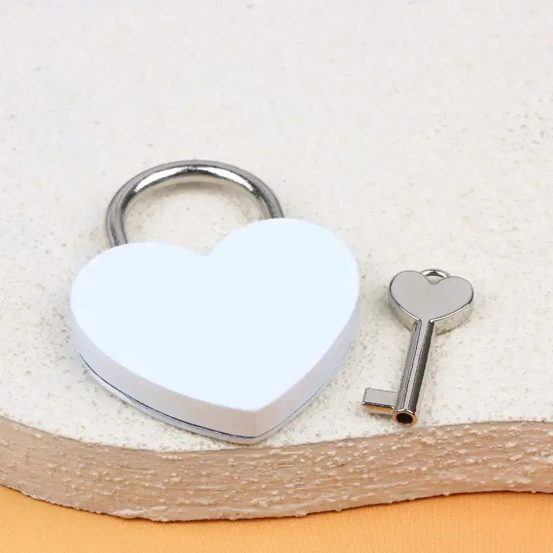 cadenas en forme de cœur 45*59*8mm avec clés assorties, cadenas romantiques en métal pour voyage, cadeau de mariage, décoration de sac, de journal intime, de bagage.