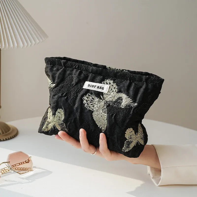 sac de maquillage pour femmes, marguerite brodée blanche, porte-monnaie portable, étui pour clés, cosmétiques, rouge à lèvres, sac de rangement, sac de doublure de banlieue ins