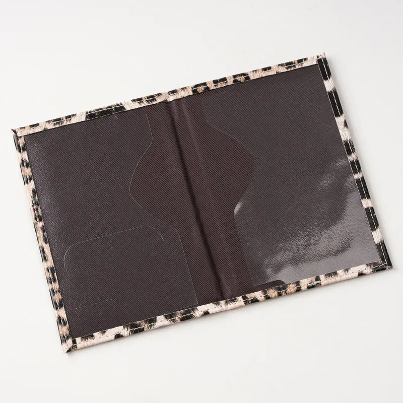 Porte-passeport en cuir PU imprimé léopard, étui de protection pour passeport, étiquettes de bagages de voyage, accessoires de voyage pour femmes et hommes