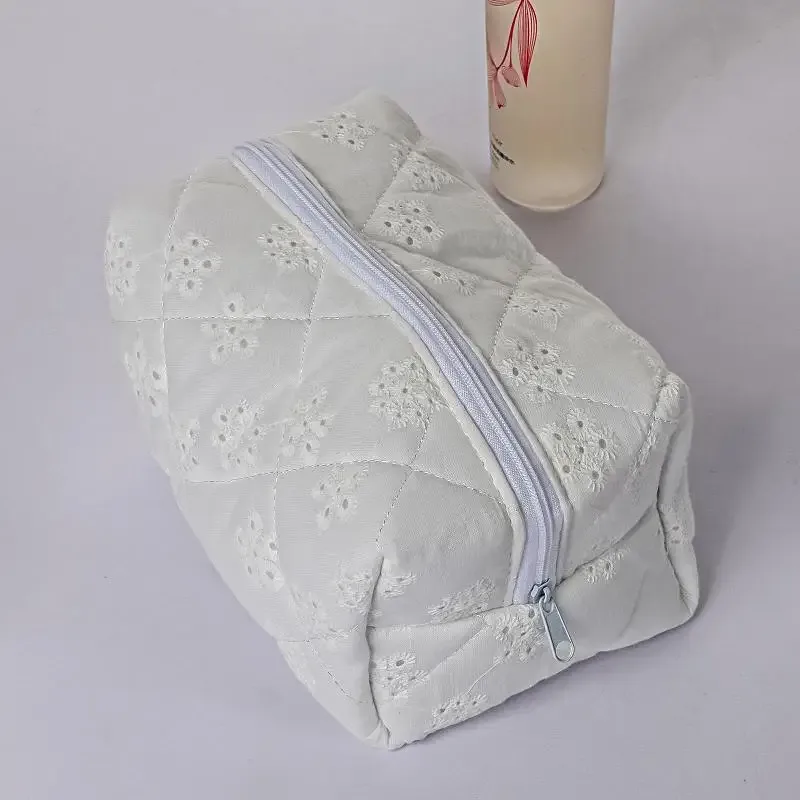 organisateur de maquillage de grande capacité pour femmes, 1 pièce, sac à cosmétiques avec nœud en dentelle, trousse de toilette de voyage, sac de rangement, trousse à crayons à volants à fermeture éclair