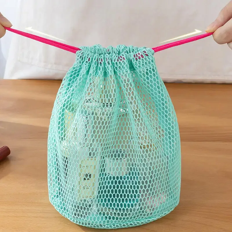 Pochette de rangement en maille de Nylon avec cordon de serrage, sac multi-usages pour voyage et activités de plein air, pour produits numériques, trousse de maquillage, 1 pièce