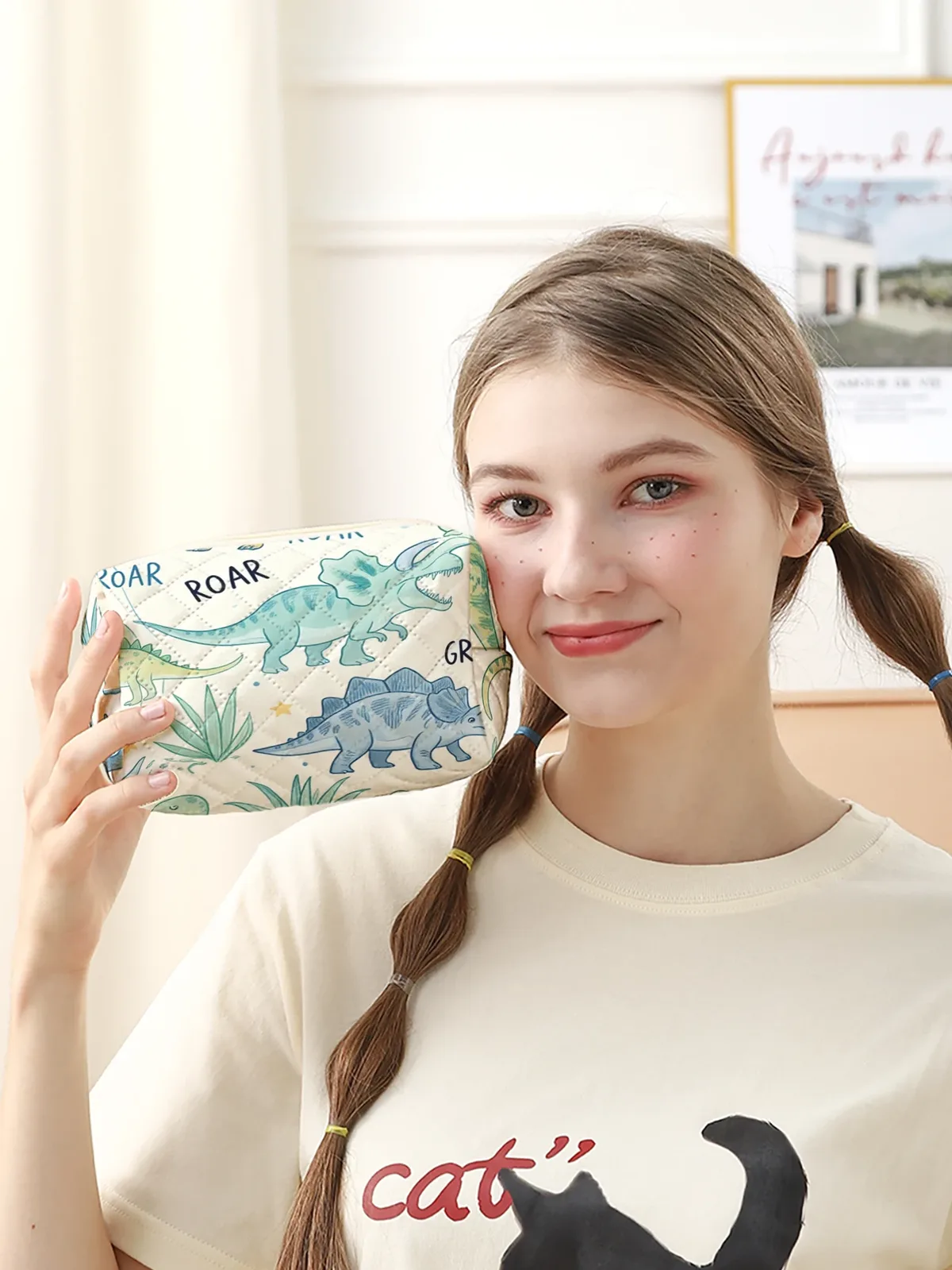 trousse de toilette matelassée à imprimé dinosaure de dessin animé, pochette de maquillage portable à fermeture éclair, sac de rangement de voyage pour enfants, usage quotidien en extérieur