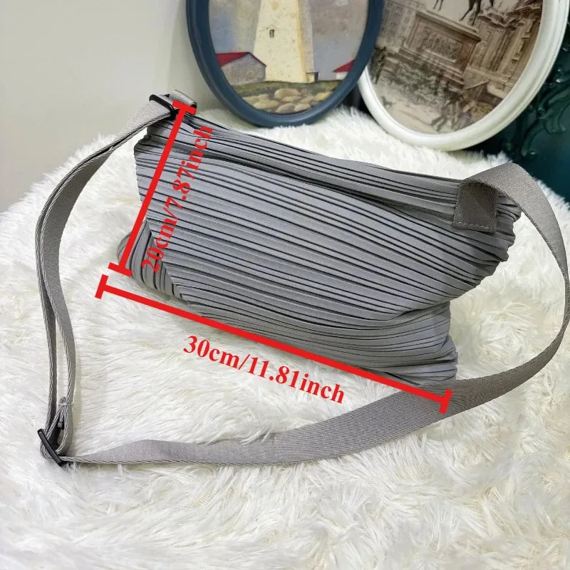 sac à bandoulière pliable miyake 2026, nouveau sac bouffant type dumpling avec sangle réglable, pochette de rangement, sacs décontractés légers et minimalistes