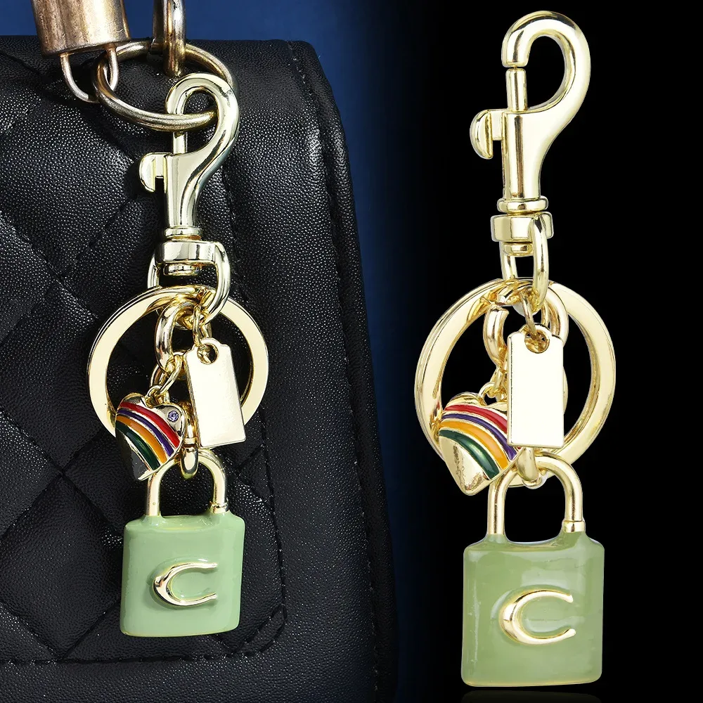 Porte-clés Cadenas Lettre C Cœur Arc-en-ciel Vert Sauge Doré, Breloque de Sac Personnalisable, Pendentif de Luxe pour Sac à Main Femme