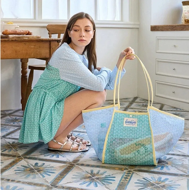 sac de plage grande capacité pour maman, sac à bandoulière color-block, sac de shopping en maille ajourée, sac de rangement pour jouets de plage et de natation