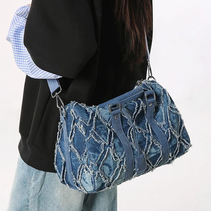 nouveau style 2025 : sac à main en jean rétro personnalisé, sac de voyage grande capacité en patchwork vieilli, sac bandoulière polyvalent et tendance