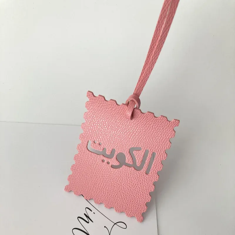 breloque de sac en cuir pu personnalisée avec lettres latines et arabes, accessoire pour sac à dos, décoration intérieure de voiture, décoration créative pour la maison