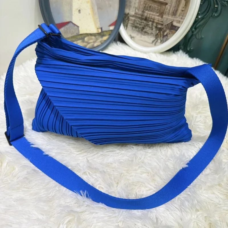 Sac à bandoulière pliable Miyake 2026, nouveau sac bouffant type dumpling avec sangle réglable, pochette de rangement, sacs décontractés légers et minimalistes