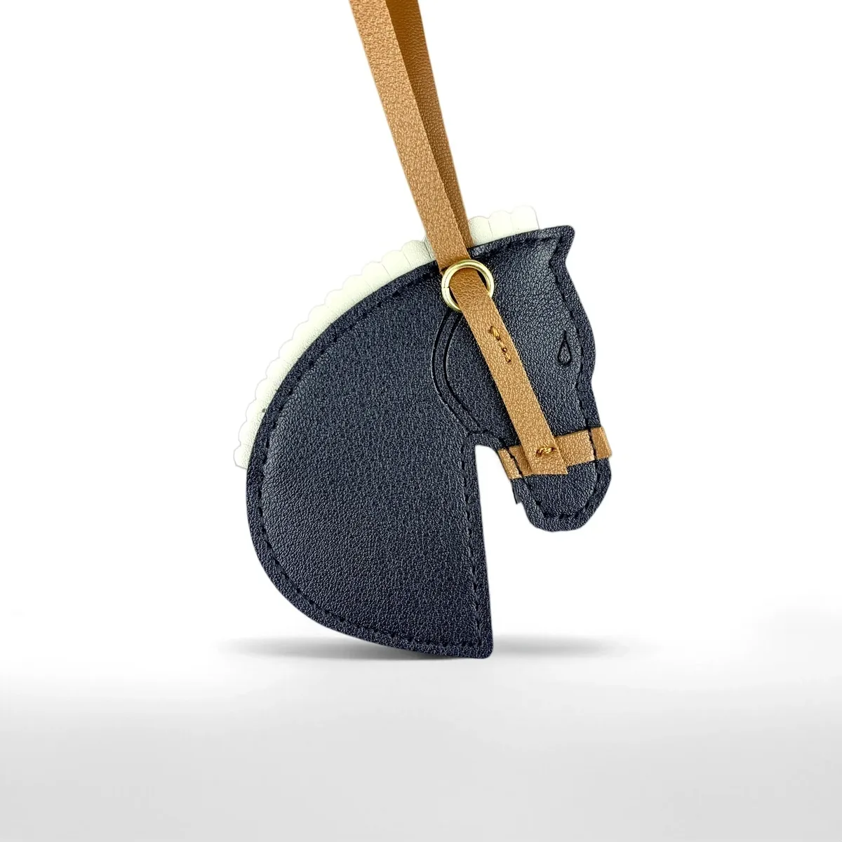 breloque/porte-clés en cuir pu faite à la main tête de cheval et fer à cheval - cadeau équestre unique pour sac à main et sac à dos - accessoire de mode pour sac