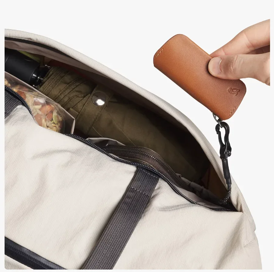 sac de voyage léger bellroy lite duffel 40l, sac de sport à double fermeture éclair, sac de voyage de grande capacité, sac à main pour les trajets quotidiens.