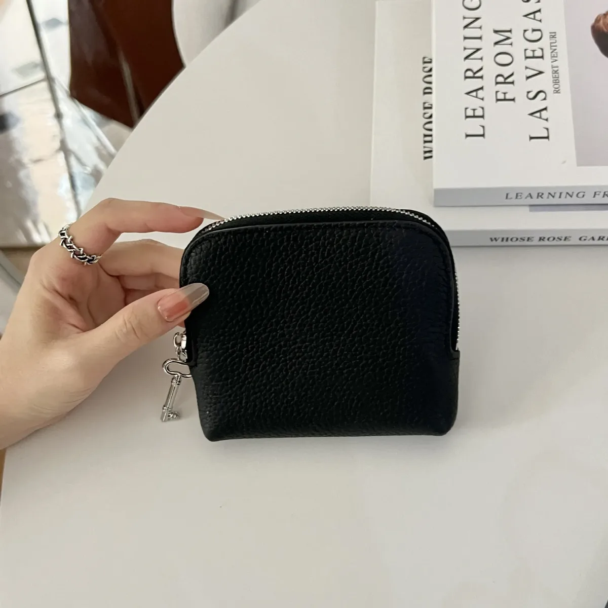 sac de rangement de bijoux en cuir véritable avec lettres gravées, sac de luxe pour femmes, pour montre, bracelet, collier, bagues, porte-monnaie, portefeuille