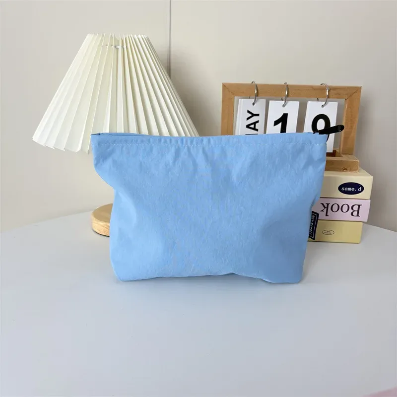 sac cosmétique en nylon avec logo imprimé personnalisé, couleur unie simple, pochette pour femme, grande capacité, fermeture éclair, sacs de rangement pour articles de toilette